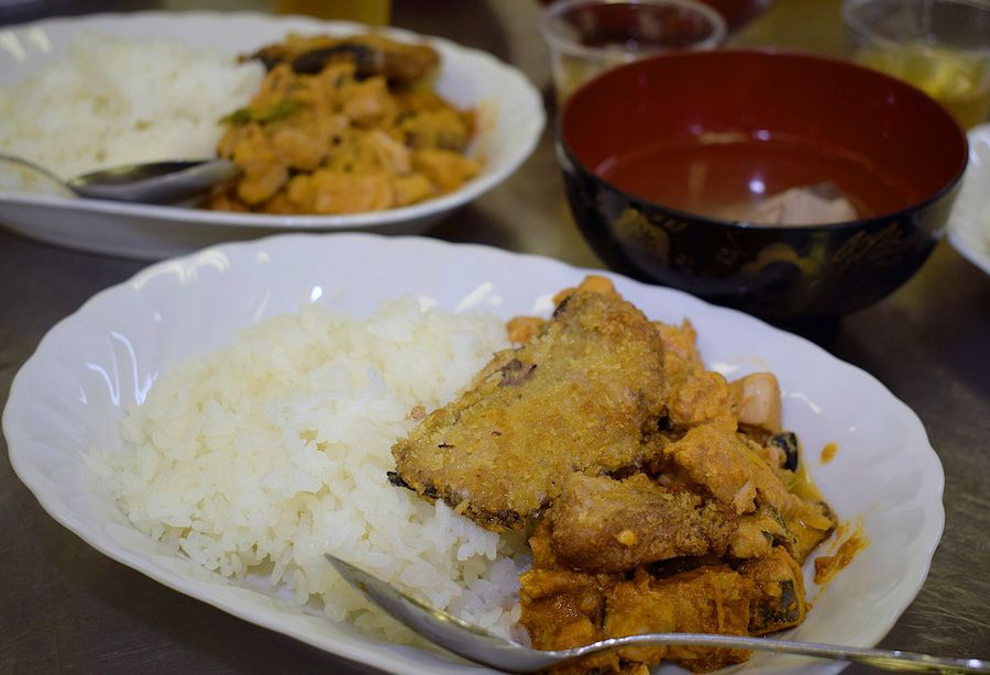 カツオを使ったモルディブのカレーとすまし汁