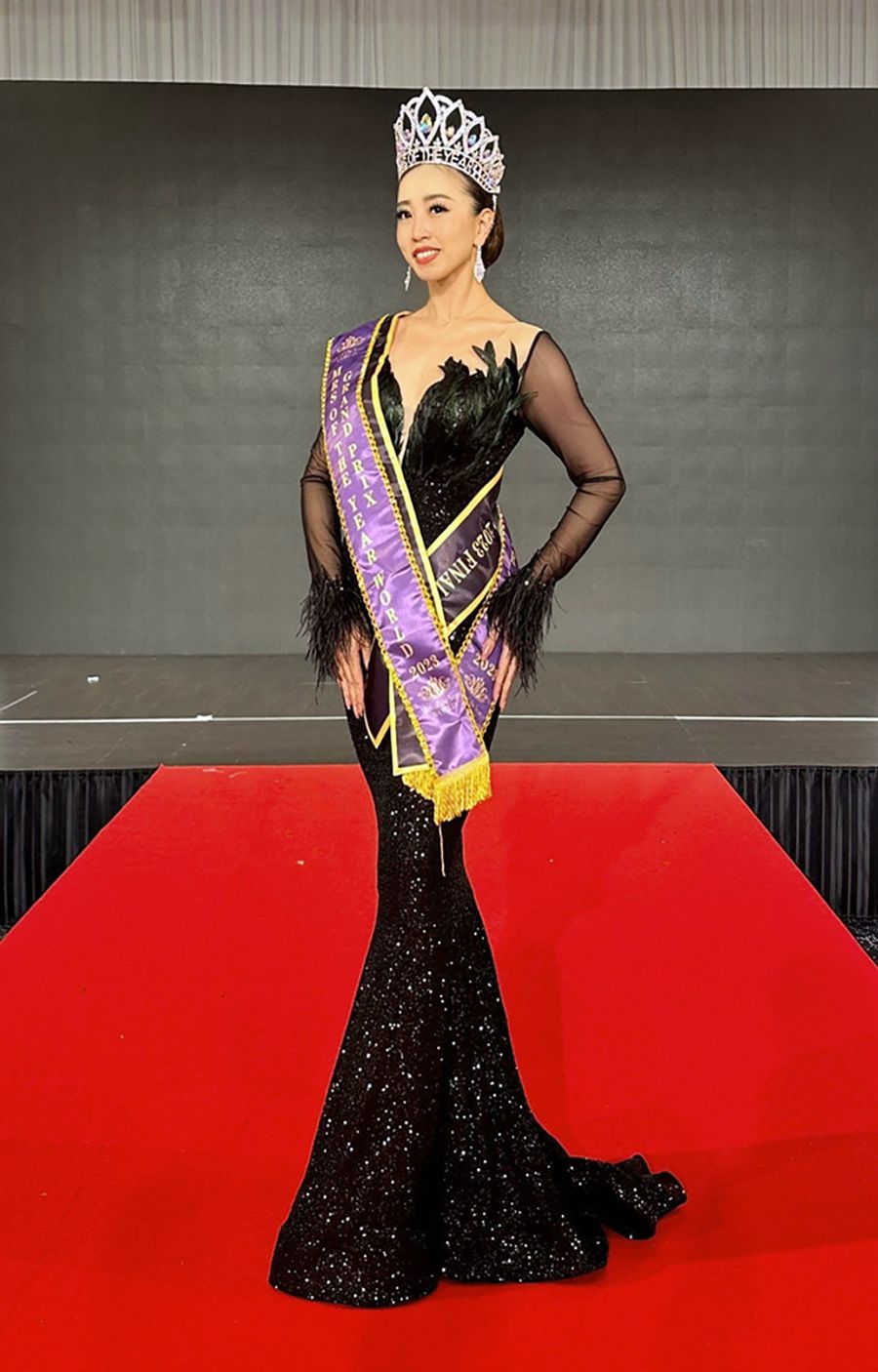 「ミセスオブザイヤー」世界大会でグランプリに輝いた浜田里々香さん(東京都千代田区=浜田さん提供)