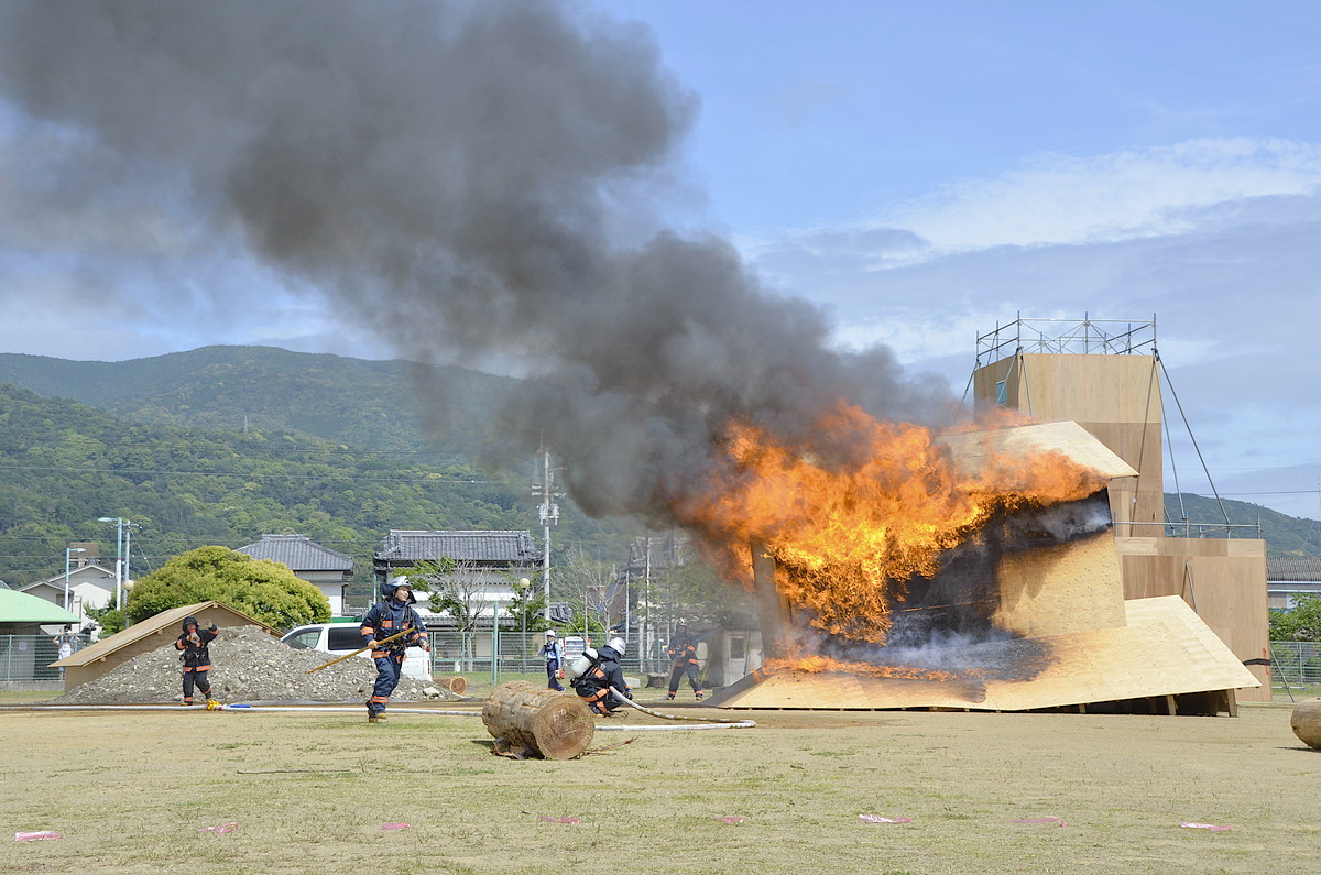 城南海 南海トラフ地震に備え高知県東部で900人訓練 9市町村が対応確認