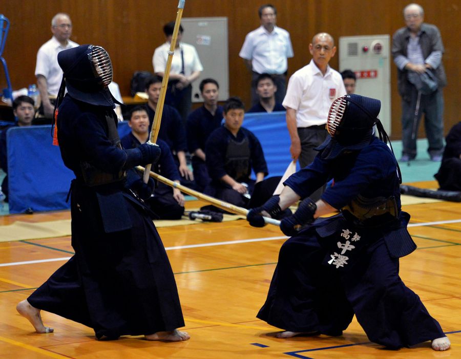 ４年ぶりの開催となる西日本勤労者剣道大会。２０１９年大会決勝の徳島県警Ａ―高知県警Ａより