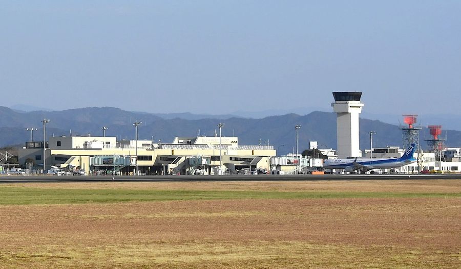 2025年度に国際線ターミナルを完成させる方針が決まった高知龍馬空港(南国市物部)