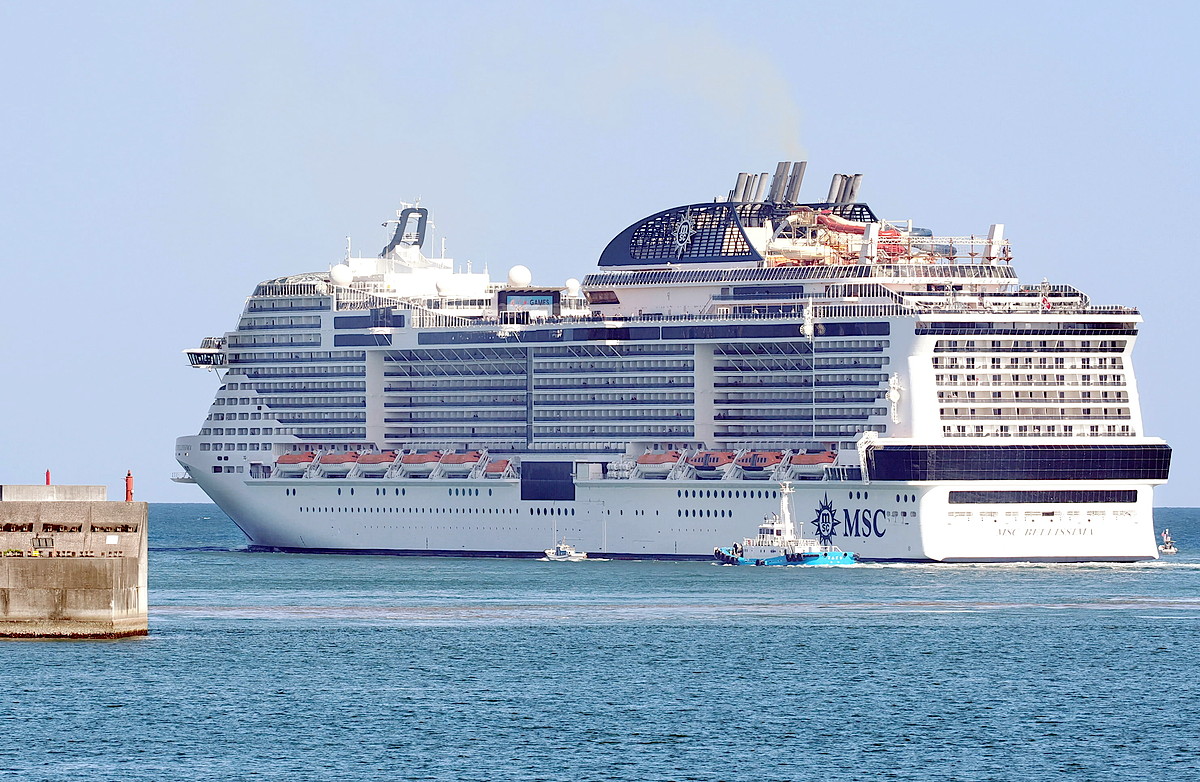 【箱付き未使用】エルメス　ビーチタオル　クルーズ船　海　豪華客船　定価11万円 箱付き未使用】エルメス ビーチタオル クルーズ船 海 豪華客船