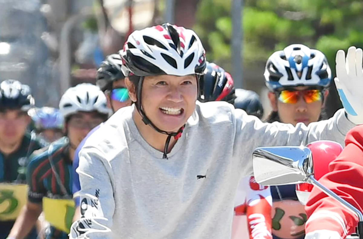 マッチ～！」と声援 近藤真彦さんが自転車のヘルメット着用をPR 高知