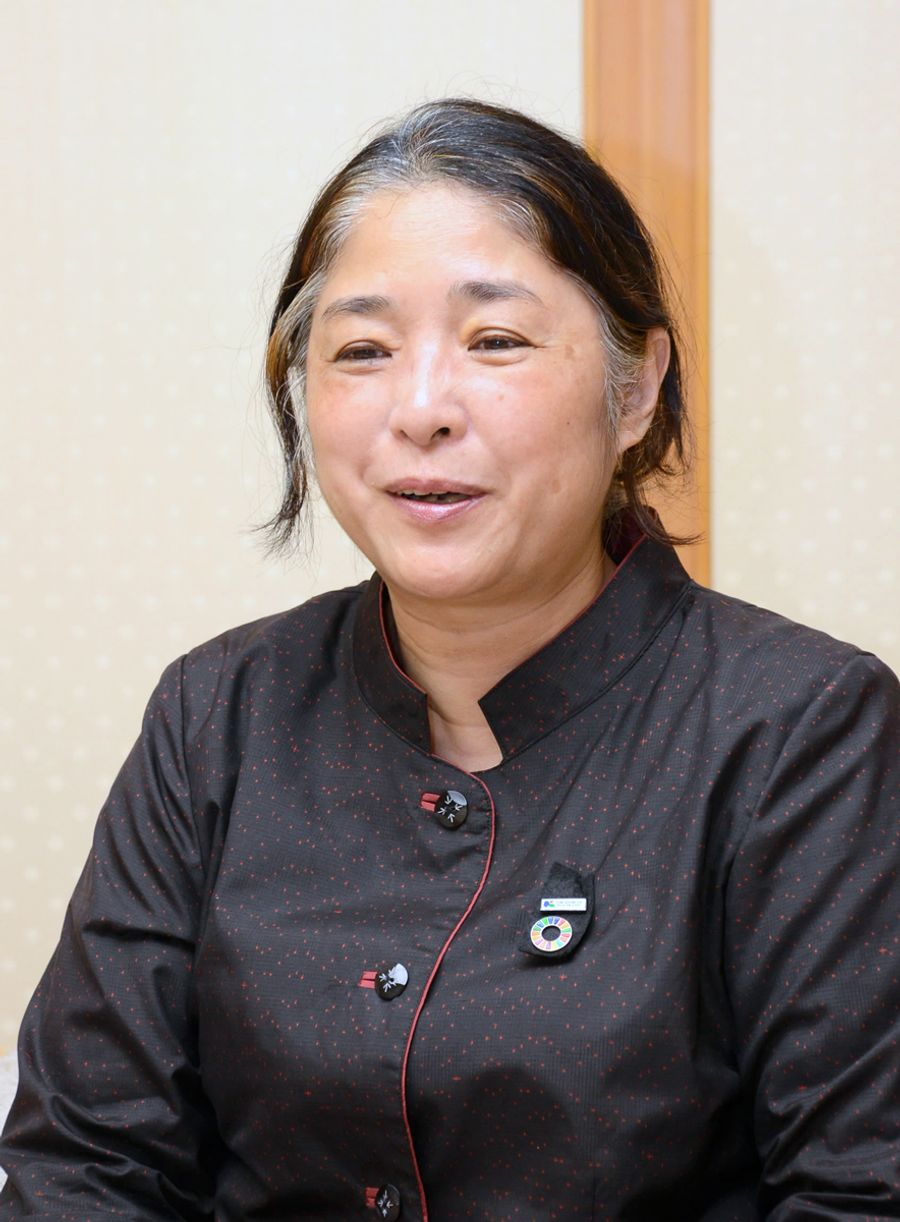 「これまでの経験や培った人脈を生かしたい」と話す河合祐子副頭取(高知市堺町の高知銀行本店)