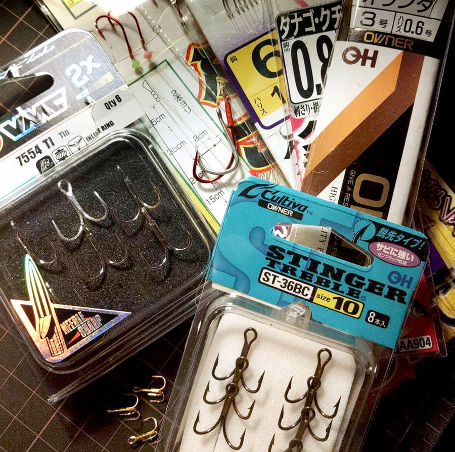 魚を掛ける針は形もサイズもいろいろ
