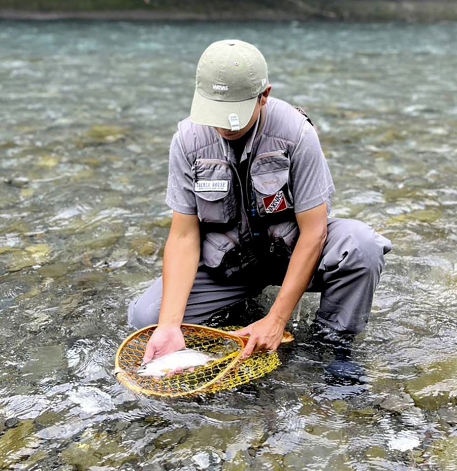 美しい環境にどっぷり浸るのも、アメゴ釣りの魅力（物部川）