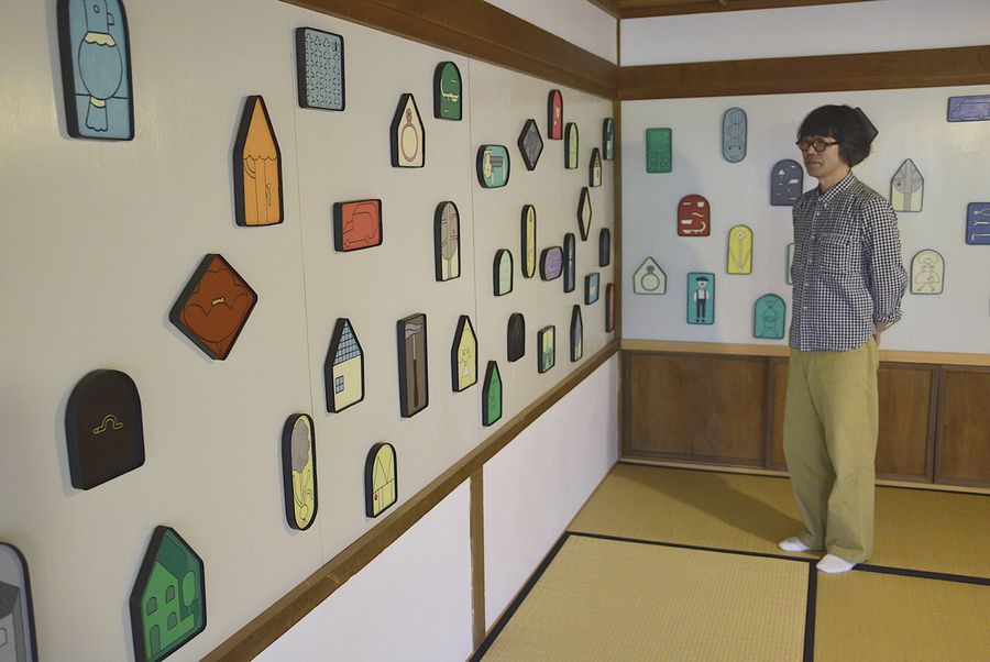 ゆるく味わい深い作品が並ぶ会場(宿毛市の宿毛まちのえき林邸)