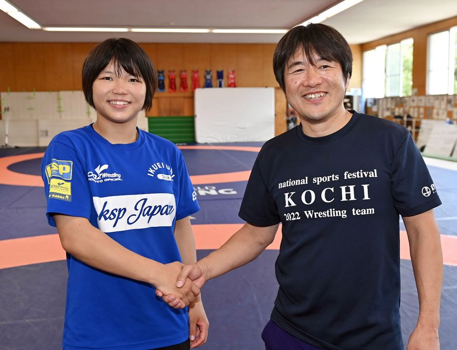 つぐみ流 五輪の扉開く 勝利への汗、惜しまず 世界レスリング決勝進出 高知新聞