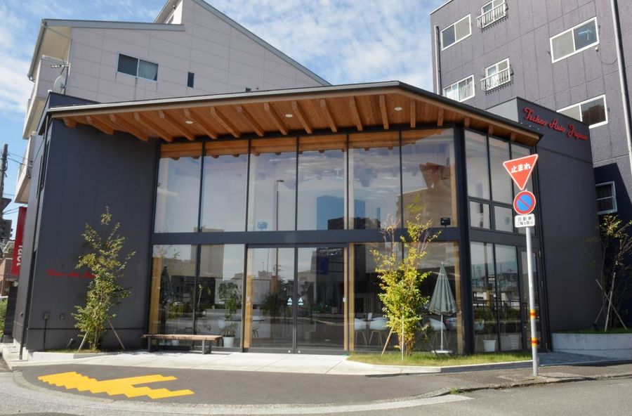 都市美デザインの一般建築部門で入賞したテクノオートジャパンショールーム(高知市はりまや町3丁目)