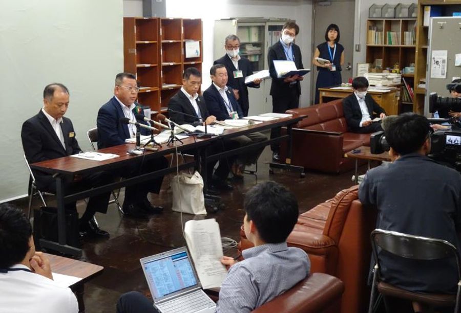 指名停止期間などを発表する県土木部の幹部ら(県政記者室)