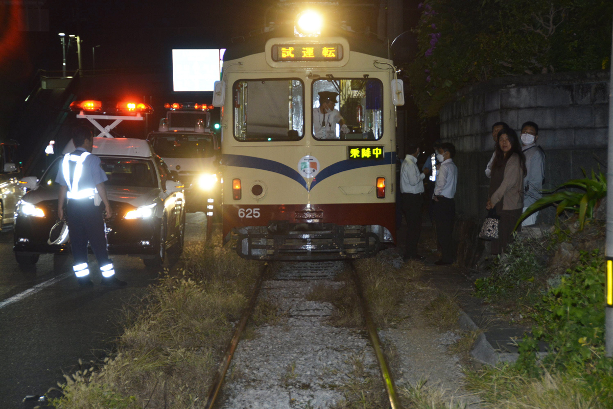 高圧ピンがいし　骨董　レア物　鉄道　電車　送電線 高圧ピンがいし 骨董 レア物 鉄道 電車 送電線 今週末の撮影は、貴重な