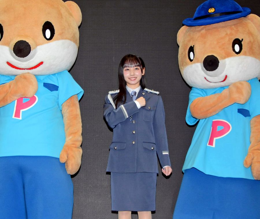 特殊詐欺の被害防止を呼び掛けた立仙百佳さん（高知市秦南町１丁目のイオンモール高知）