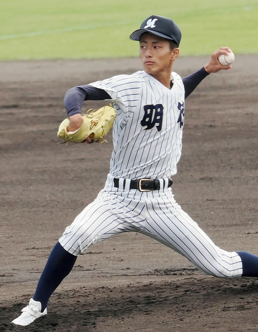 【３位決定戦　明徳－岡豊】岡豊との３位決定戦に先発し、被安打２の無四球で７回を零封した明徳義塾の池崎（写真はいずれも春野球場＝森本敦士撮影）