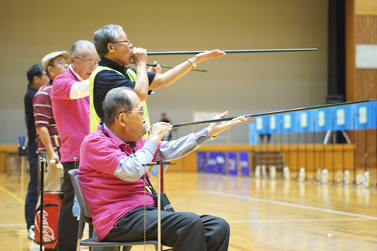 スポーツ吹き矢県大会開催 海外勢も 高知県南国市 | 高知新聞