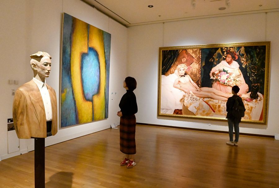 収蔵品から厳選した約150点が堪能できる県立美術館30周年記念展（高知市の同美術館＝久保俊典撮影）