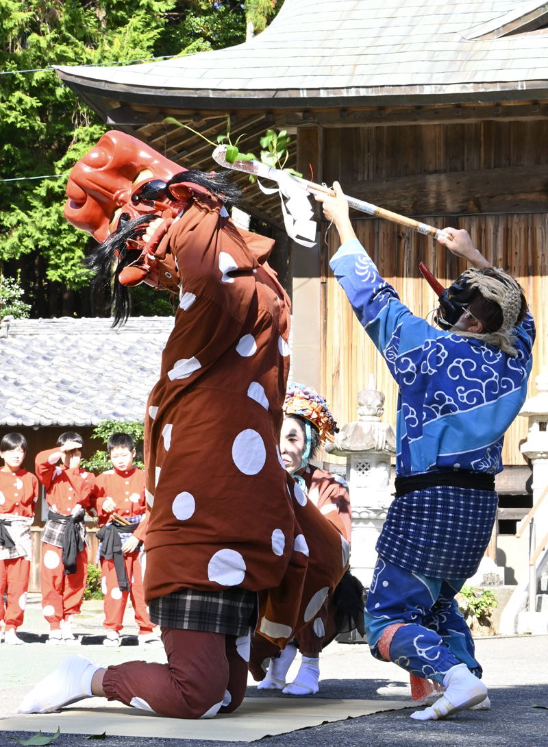 若一王子宮で伝統の獅子舞 高知県香南市香我美町 | 高知新聞
