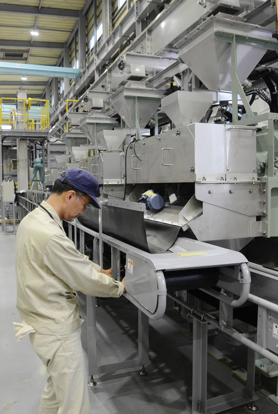 順調に売り上げを伸ばしているペレタイザー。付属設備も内製化し、プラントとしての販売も多い（南国市岡豊町中島）