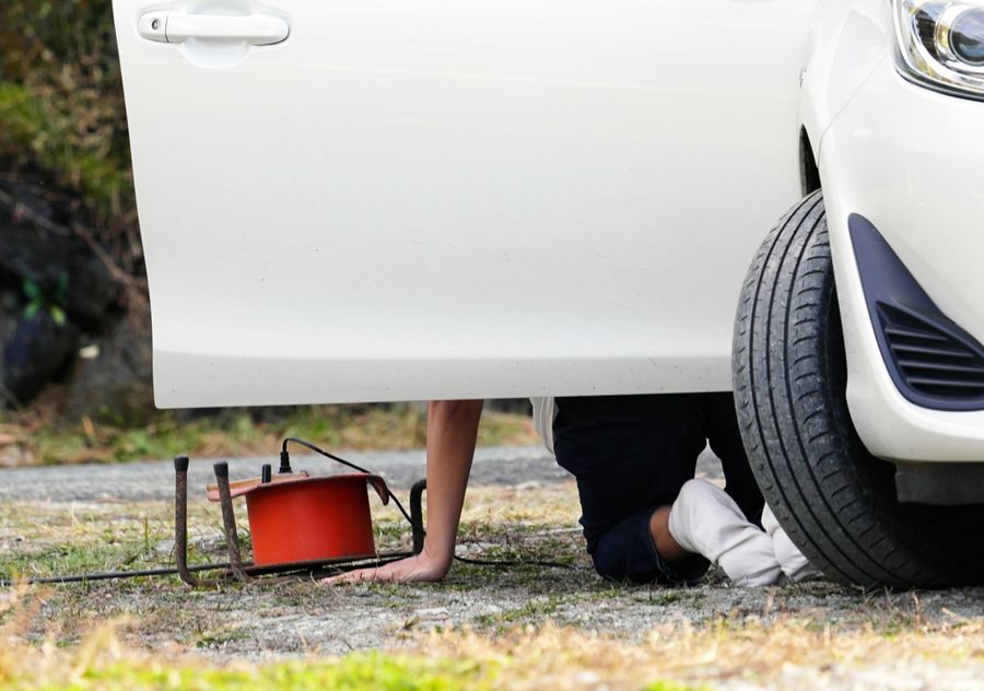 車には延長コードで電気を引いている