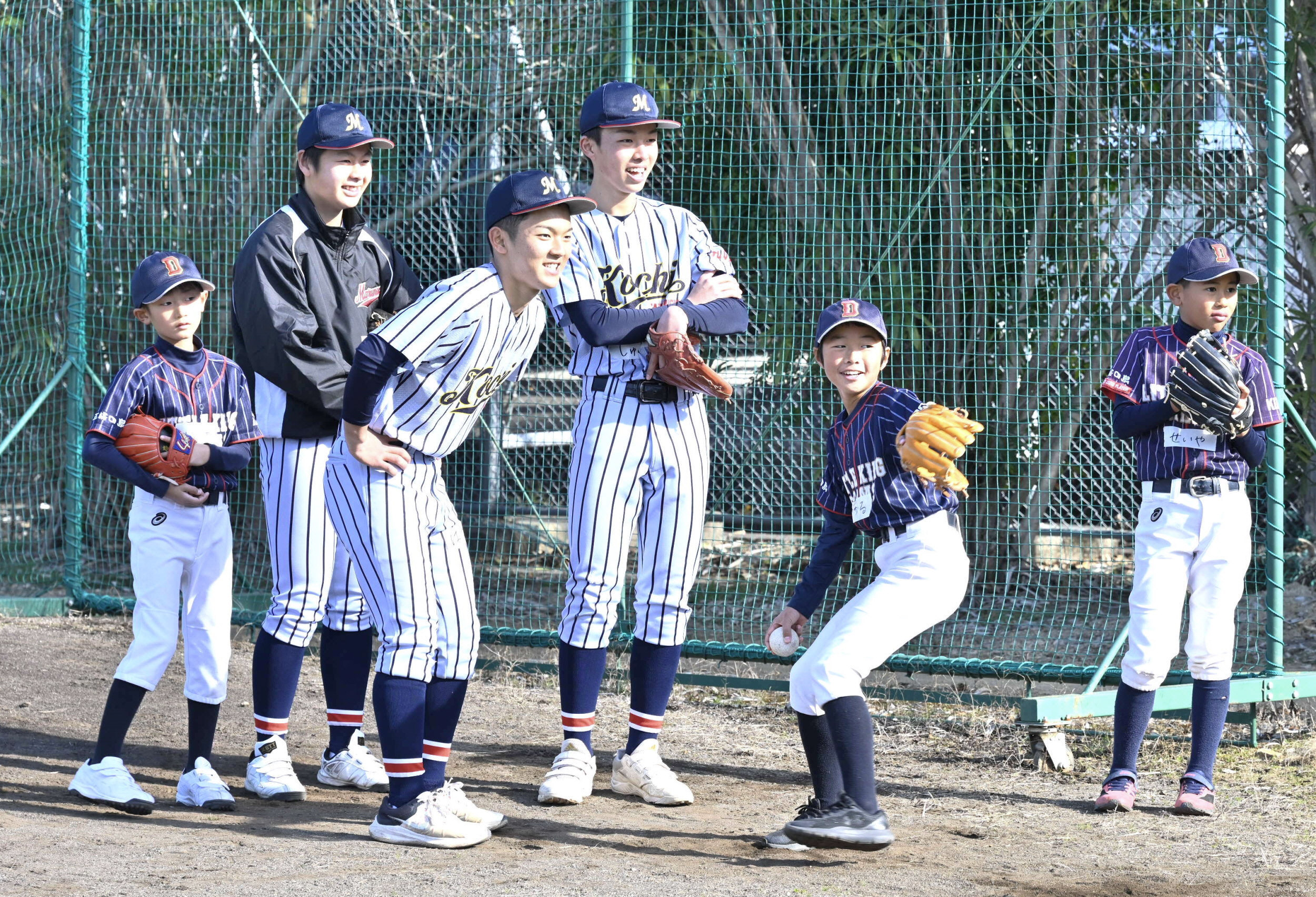 永遠の高校球児！ 高校球児と児童が野球交流 高知市 | 高知新聞