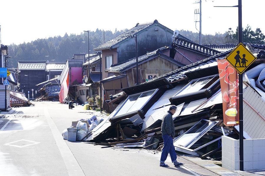 建物が倒壊した石川県穴水町の中心部