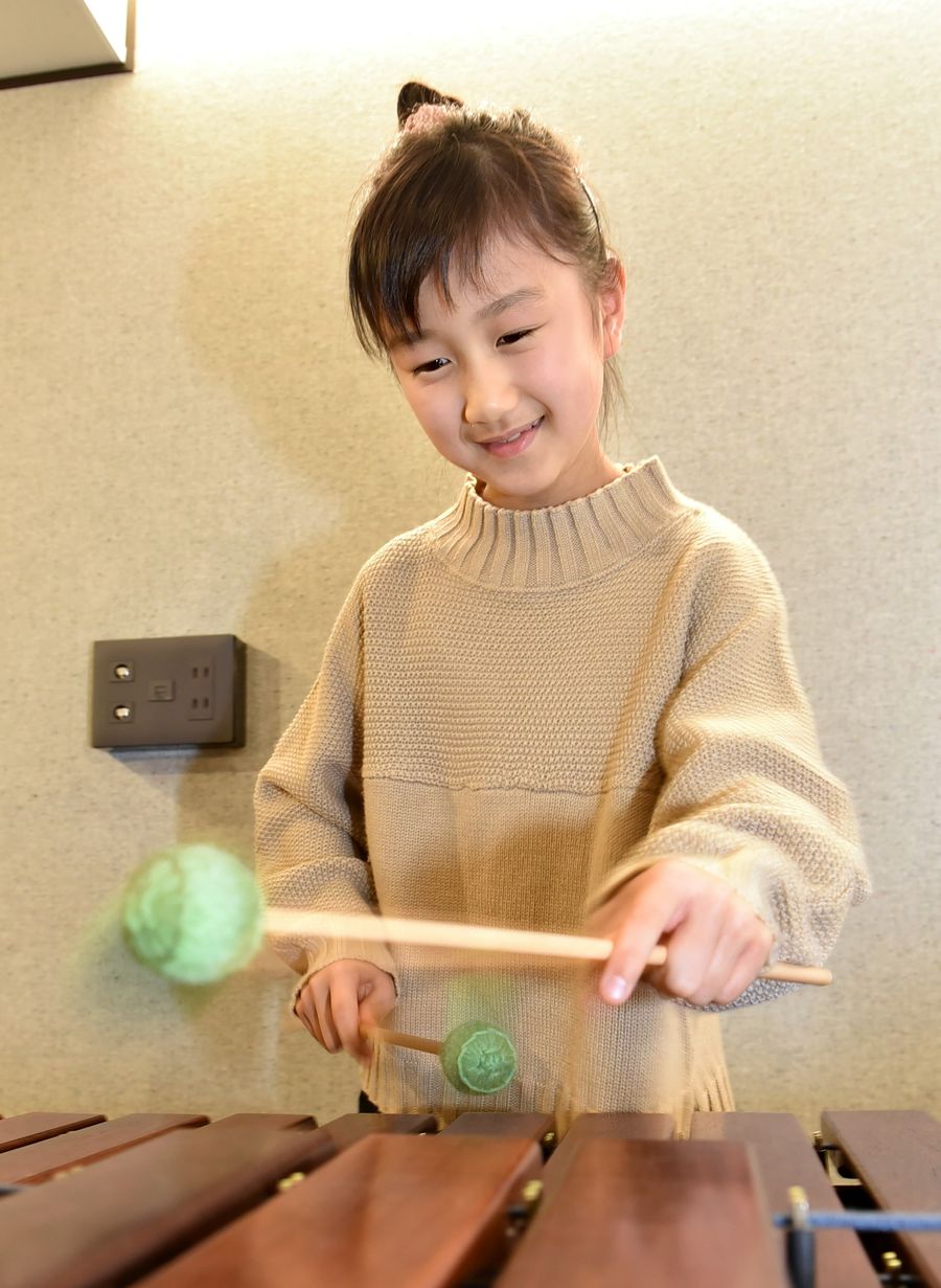 「楽しく弾きたい」と語る野村詩織さん（高知市福井扇町の自宅）