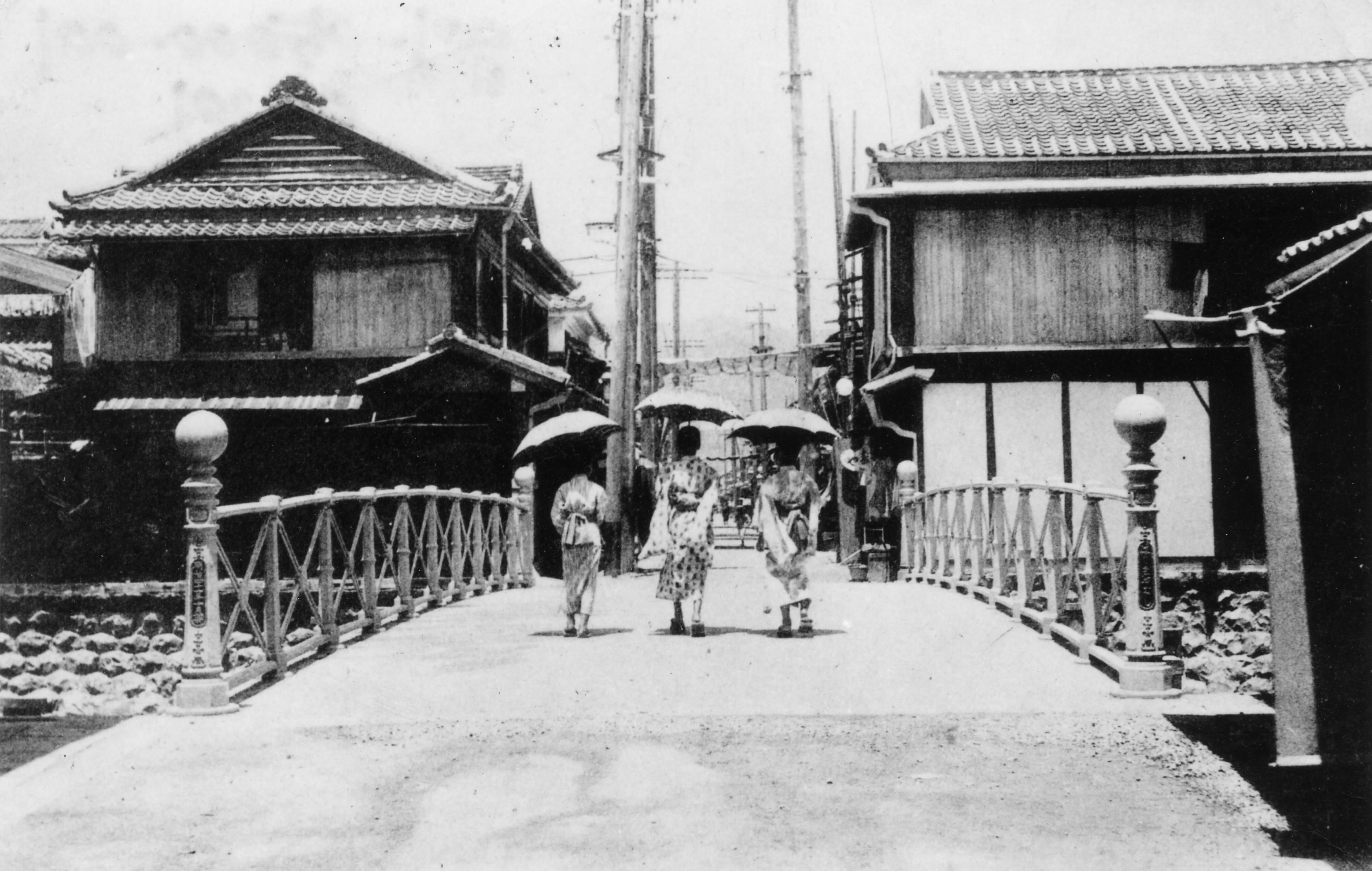 写真でタイムスリップ！○○年前はどんな街？ 今回は播磨屋橋です