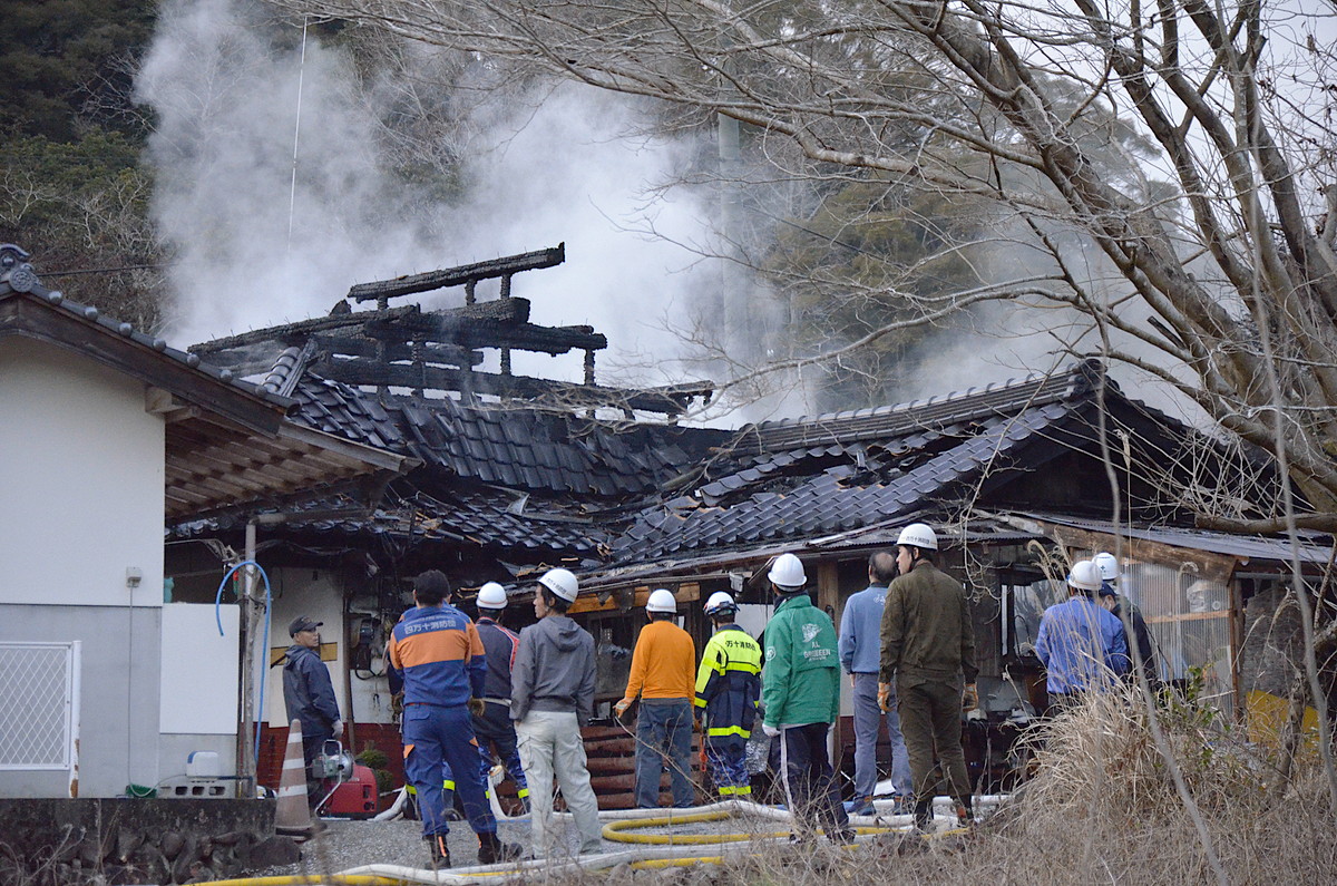 高知焚火会 高知・四万十町で民家全焼 | 高知新聞