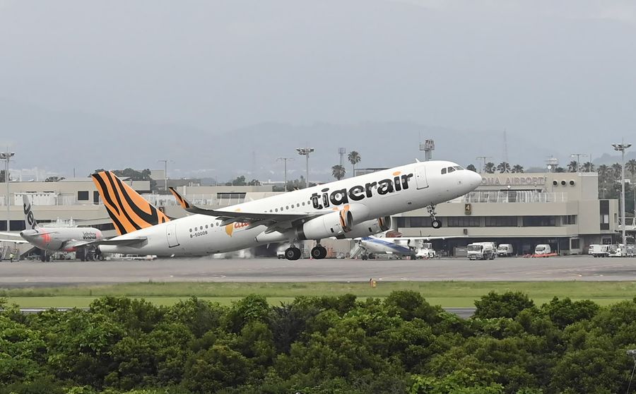 高知龍馬空港に着陸したタイガーエア台湾の航空機（南国市久枝乙）