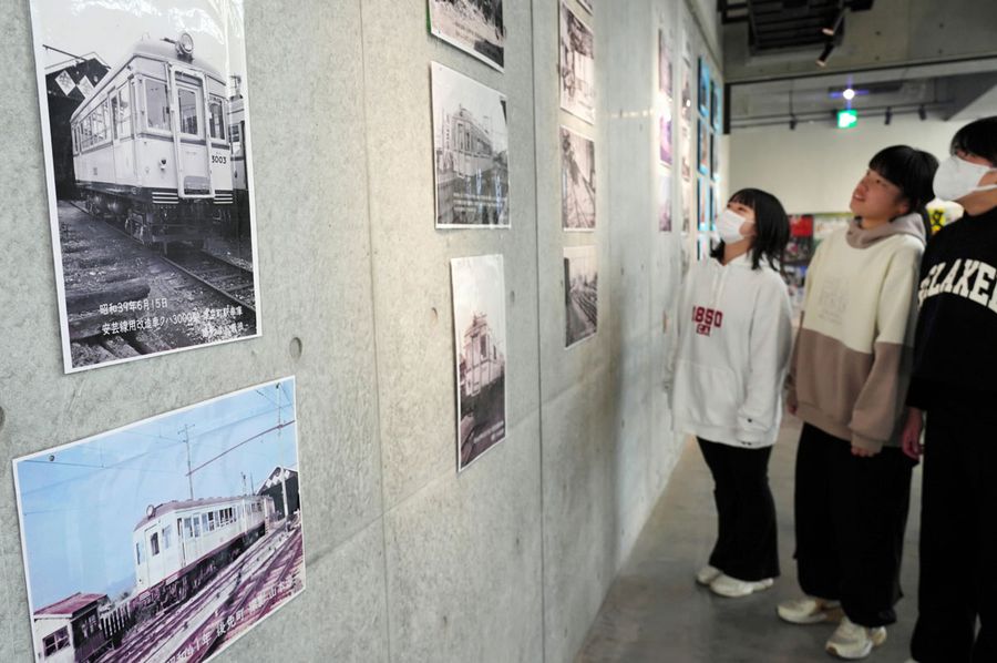 かつて県東部を走った安芸線を振り返る写真展（南国市大埇甲の市地域交流センター「みあーれ」）