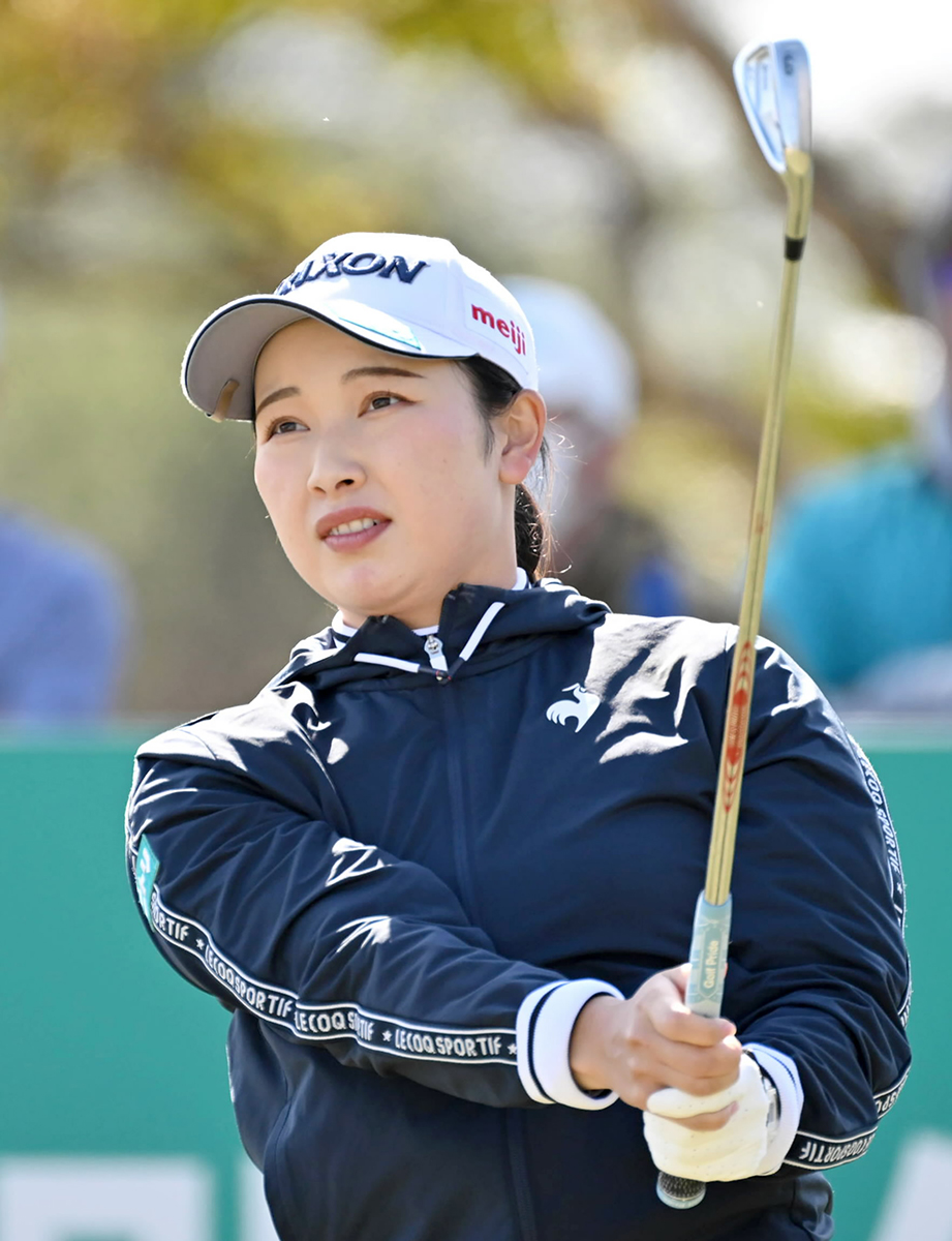 小祝さくら、大逆転に望み 鈴木愛と4打差、巻き返しへ 女子ゴルフ明治