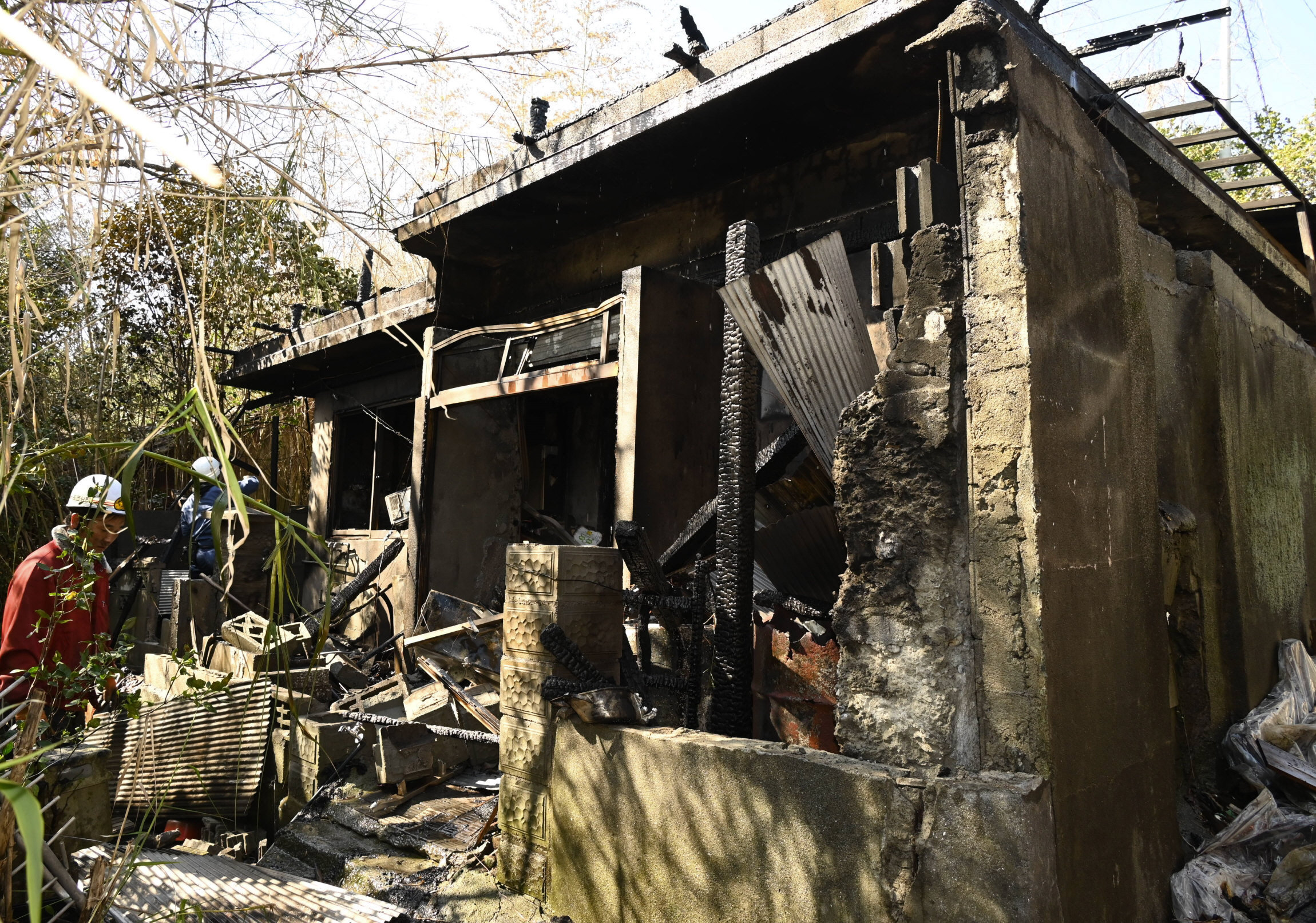 まき風呂の火が大きくなって… 平屋民家を全焼 高知県芸西村 | 高知新聞