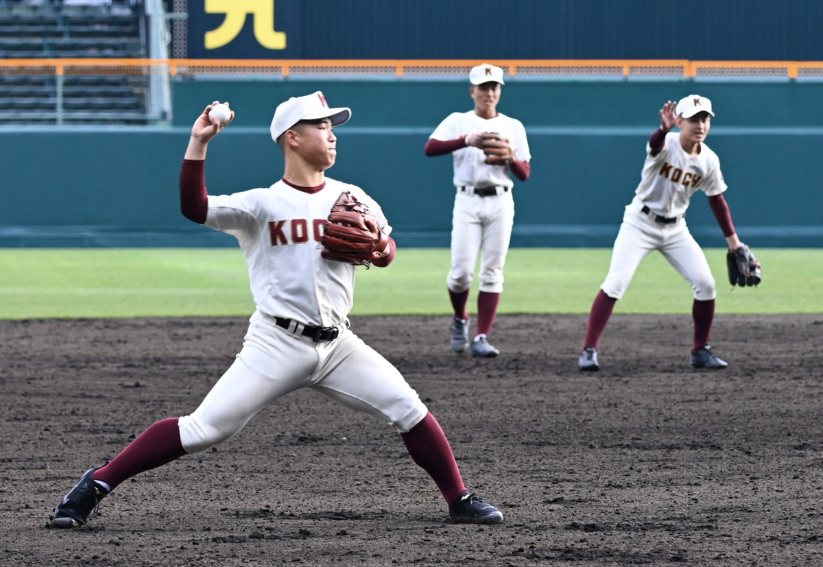 【選抜甲子園着用】高知高校ユニフォーム 高知高校ユニフォーム - メルカリ