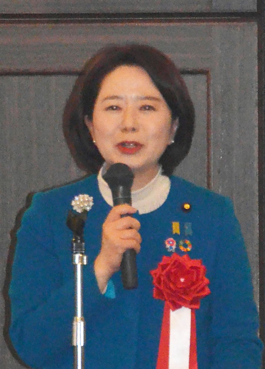 「全ての子どもが地域格差なく育つようにしたい」と訴える自見英子地方創生担当相(南国市明見)