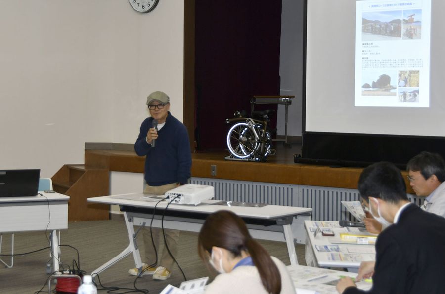 鉄道沿線の自転車ツアー実現に向けて開かれた会合（徳島県海陽町の町役場宍喰庁舎）