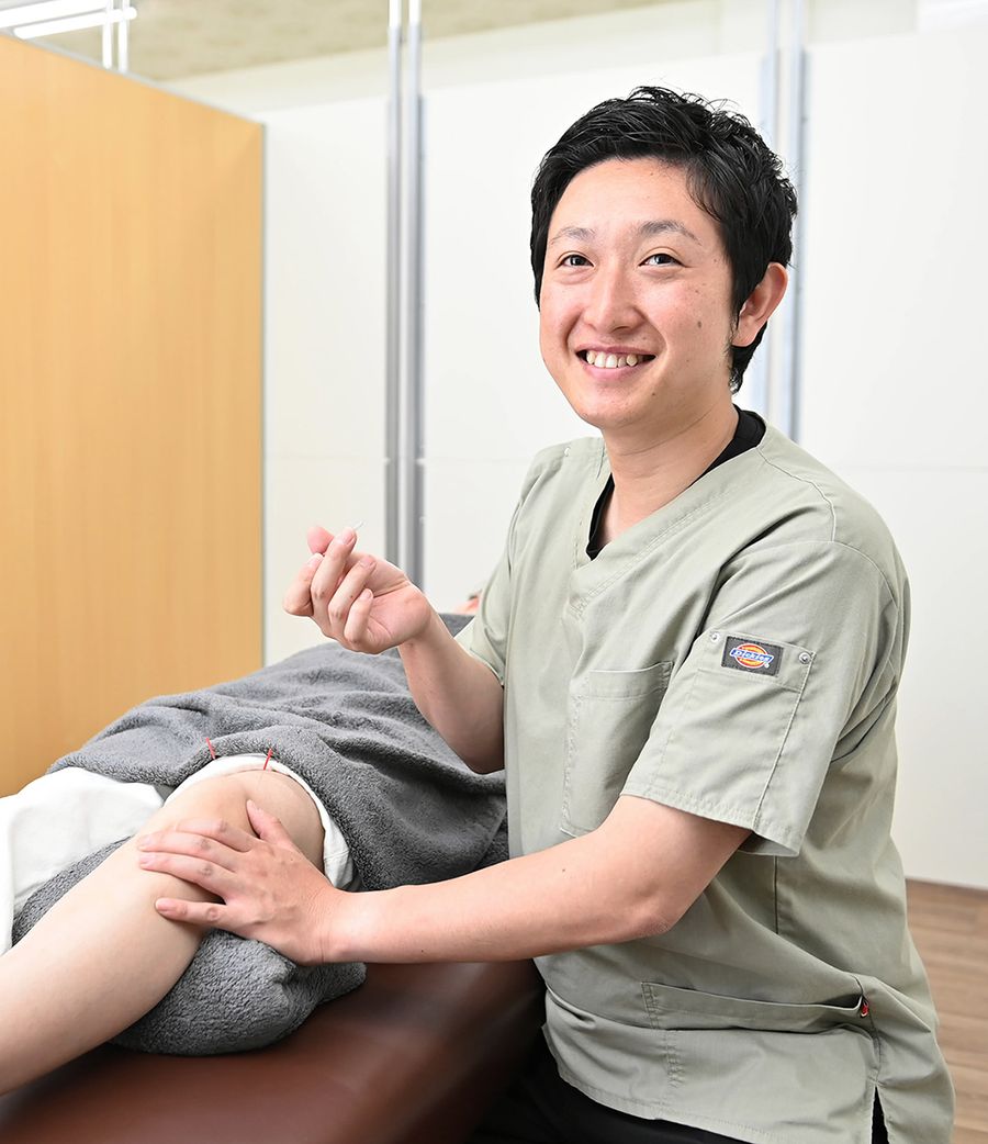 「誰かのためになるのがやりがい」と話す歯朶尾大地さん（室戸市室津）