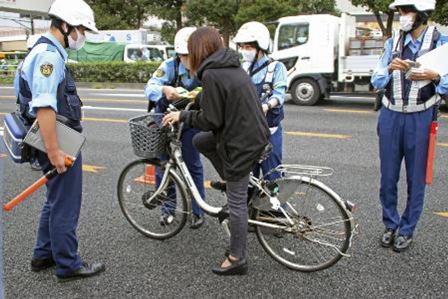 自転車違反に反則金、改正法成立 ながら運転、酒気帯びに罰則 高知新聞