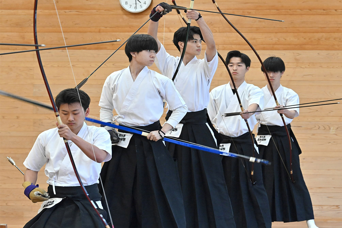 弓道 国際男子が初優勝 支え合い全員でVつかむ―県体2024 | 高知新聞