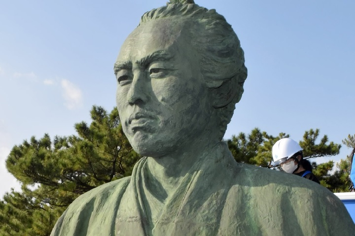 桂浜で龍馬像生誕祭 よさこいステージ、キッチンカーも！ 5／25