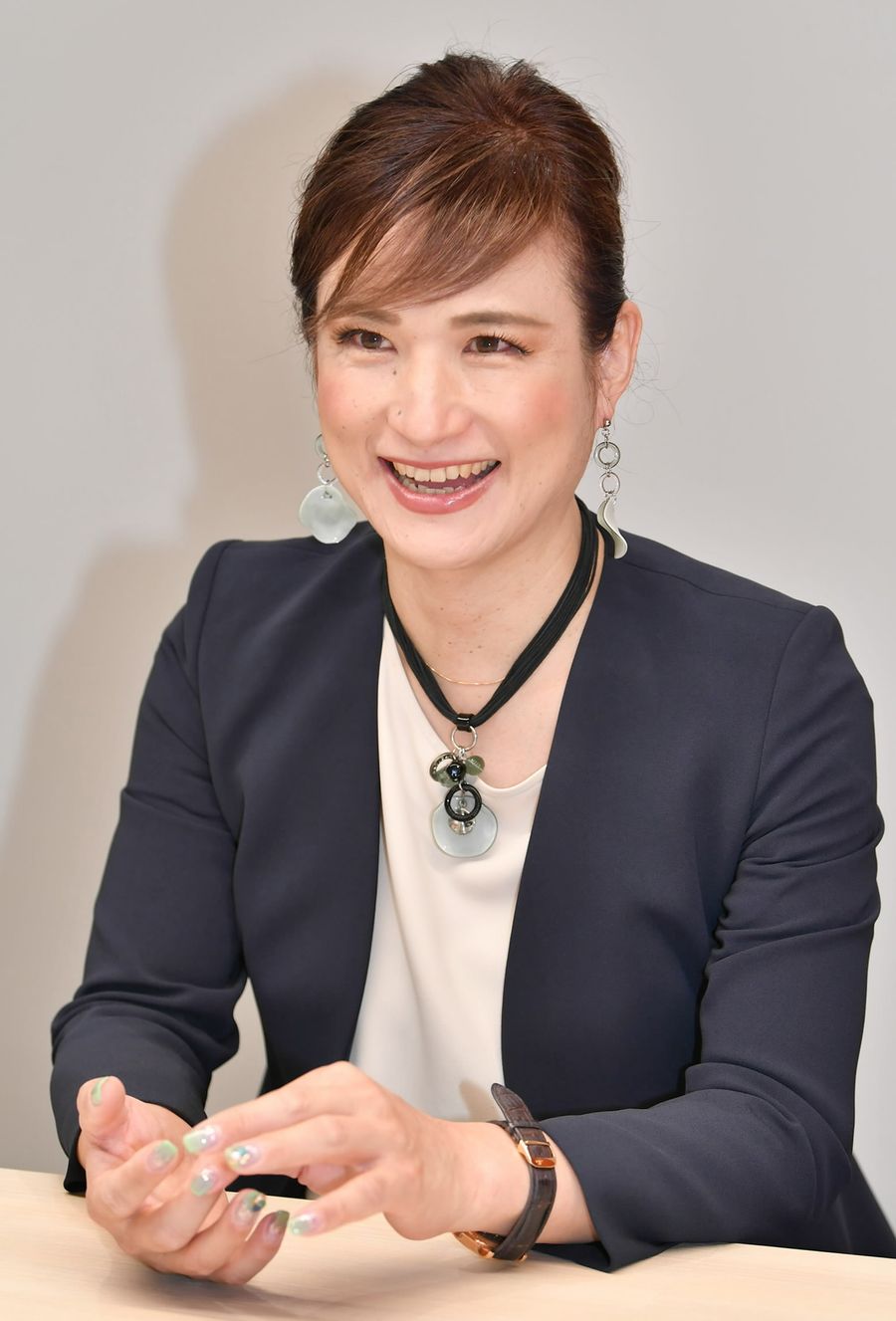 「自己肯定感を持つことが大事」と話す谷生俊美さん（高知新聞社＝河本真澄撮影）