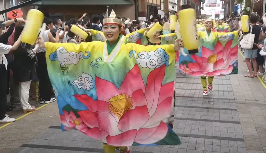 昨年のよさこい大賞受賞チーム「とらっくよさこい（ちふれ）」の動画。編集なしで踊りを余さず紹介