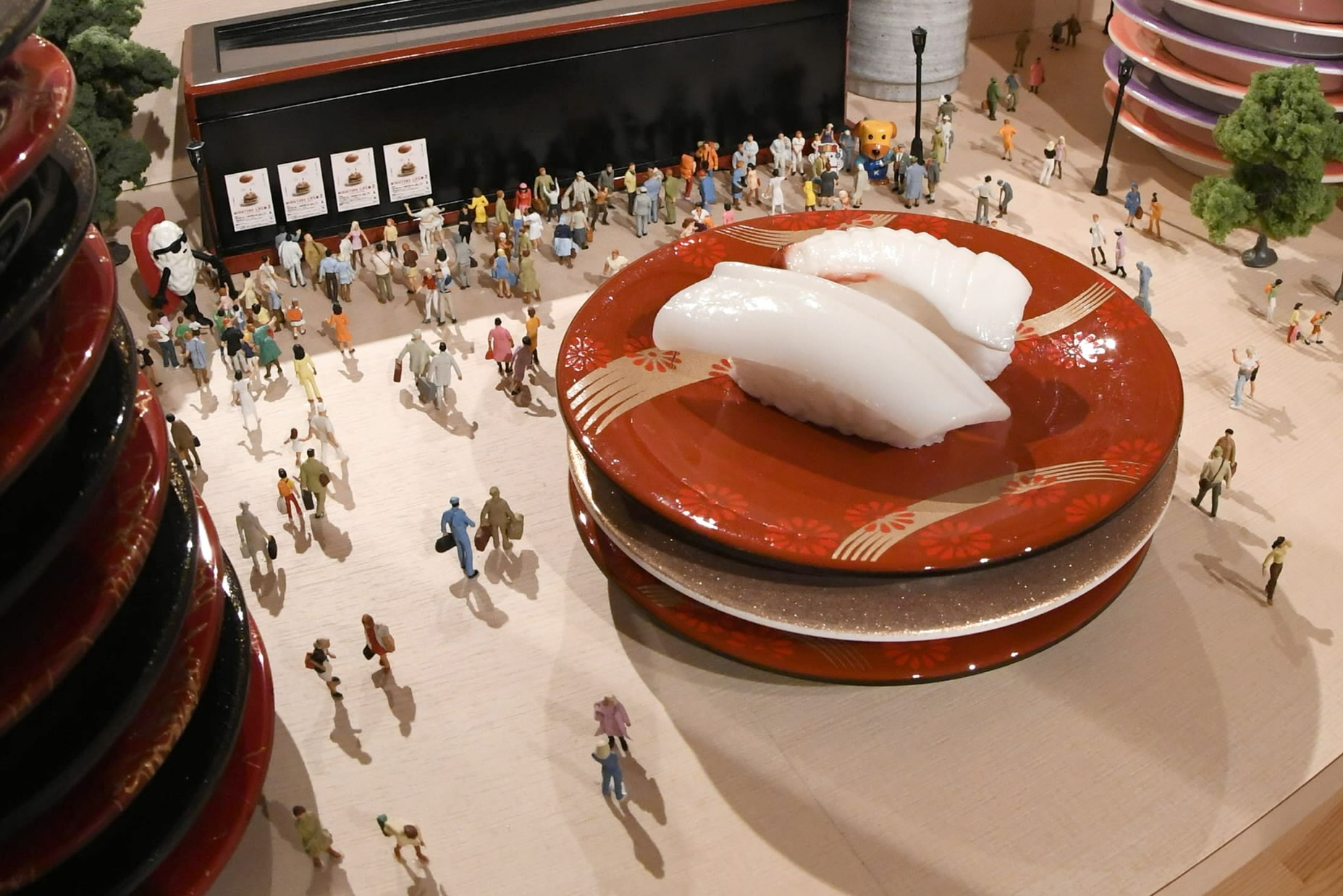 おすしが街に？ いろんな視点で楽しんで ミニチュアライフ展開幕 高知