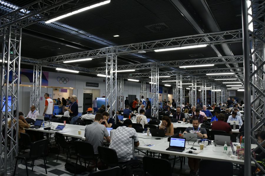 パリ五輪報道の拠点となっているメインプレスセンター（写真はいずれもパリ市内）