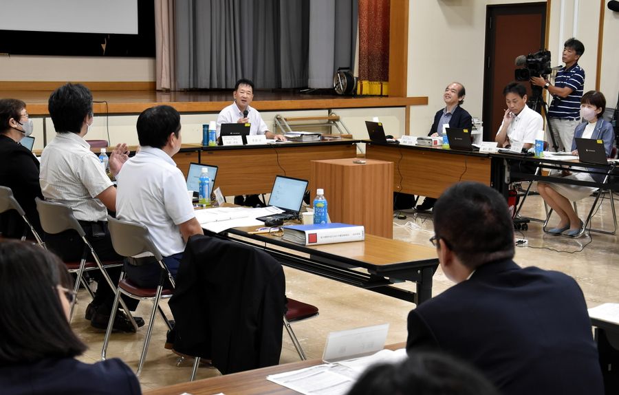 県立高校の在り方を話し合った検討委の最終会合（高知市本町４丁目の県立人権啓発センター）