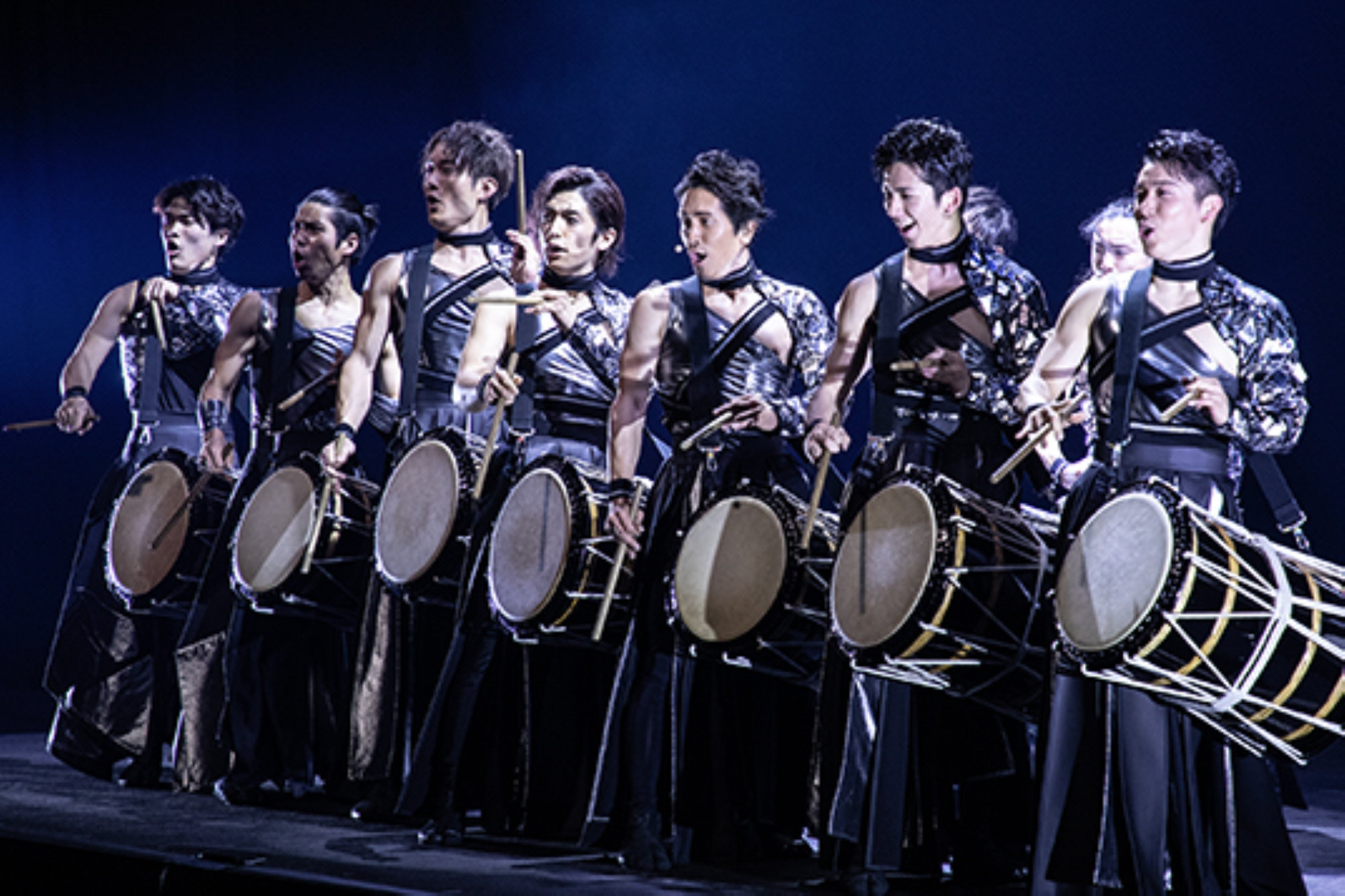 和太鼓集団「DRUM TAO」が新作公演 10／2土佐清水市 | 高知新聞