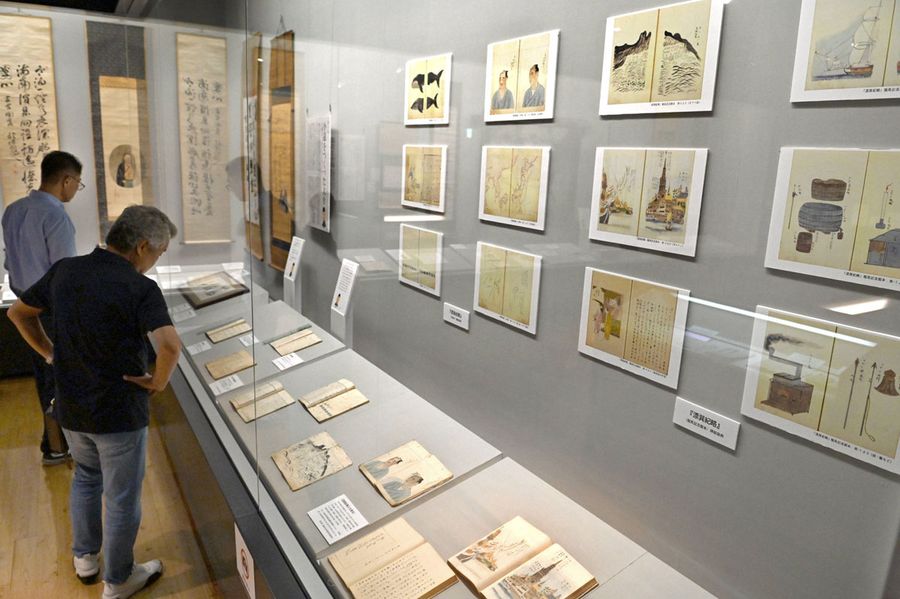 河田小龍の生誕２００年を記念した企画展（高知市の県立坂本龍馬記念館）