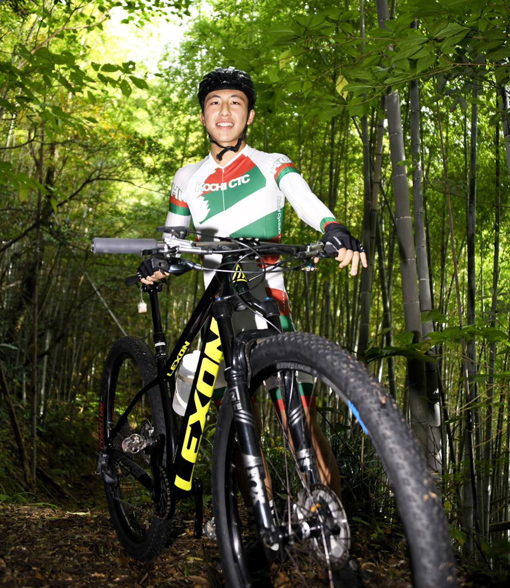 黙々ペダルでユース王者に「スリルとギリギリ感 最高」 MTBクロス