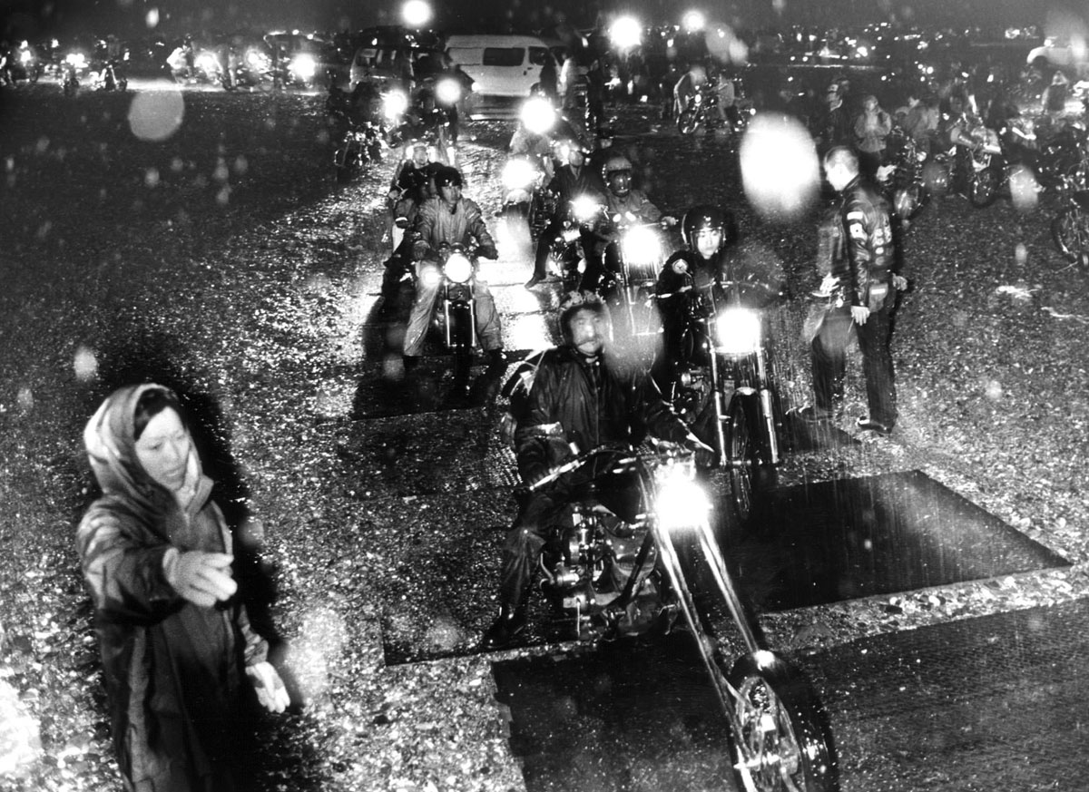 ハーレー3000台集結、一斉避難（2000年）―《あの日あの時》ち