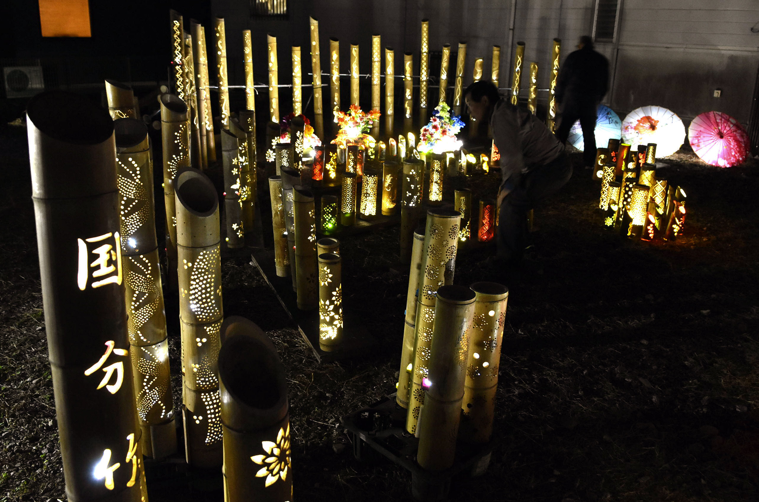 夜の万華鏡と花皿鉢竹灯り幻想的に 12／7、8南国市国分で