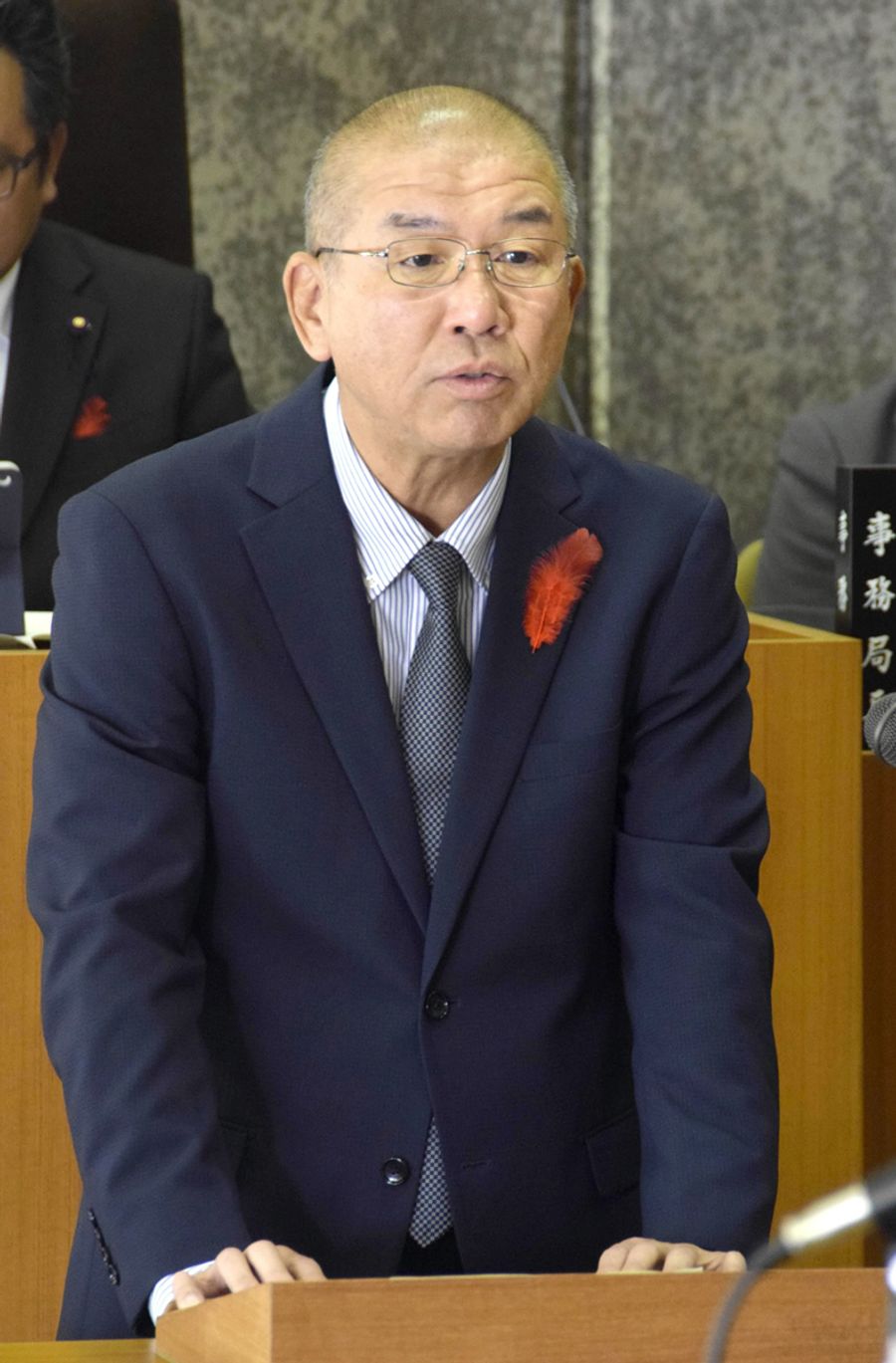 所信を表明する松本巧村長（芸西村役場）