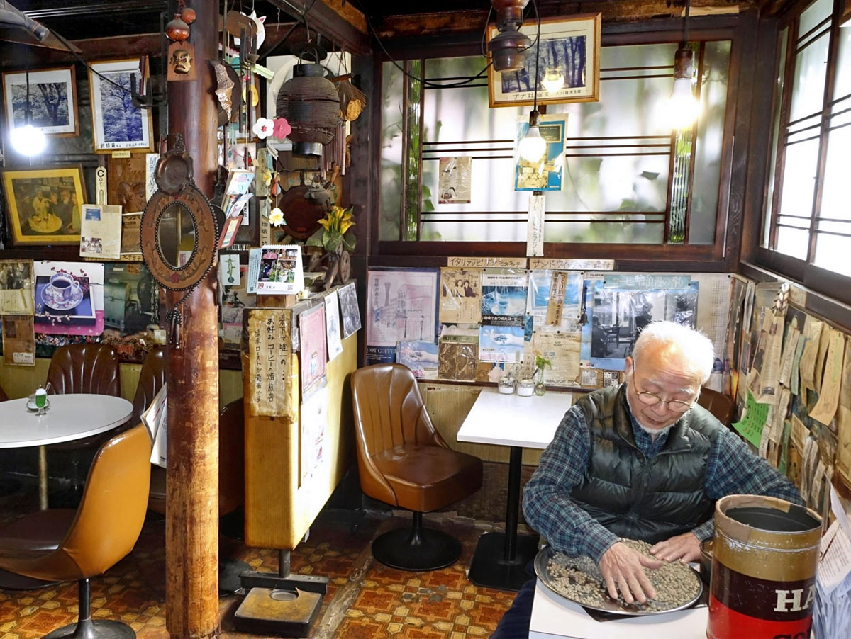 ツタの絡まる昭和な店で、こだわりの一杯コーヒー店「淳」60年